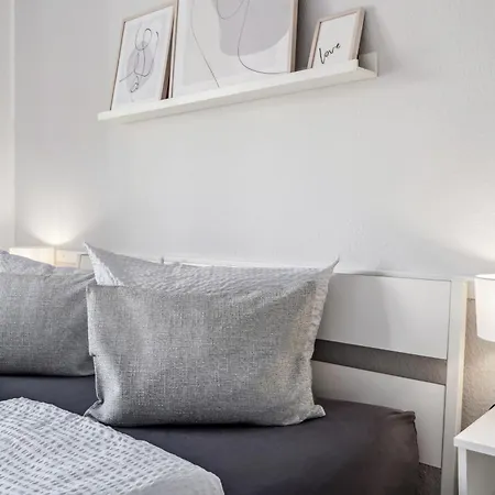 Lägenhet Traber 1 Sz Balkon Parkplatz & Sehr Ruhig *