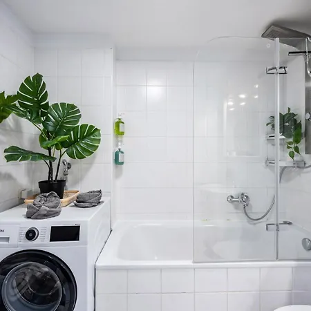 Traber 1 Sz Balkon Parkplatz & Sehr Ruhig