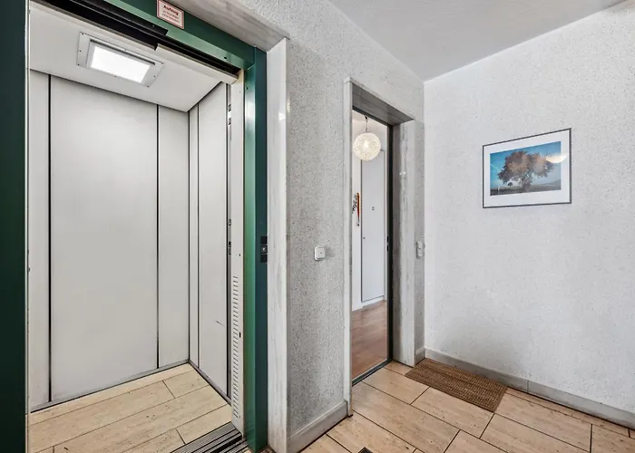 Traber 1 Sz Balkon Parkplatz & Sehr Ruhig 아파트 라이프치히